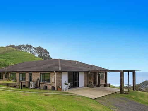 761C State Highway 2 West, Pikowai