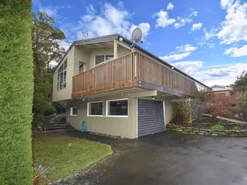 311 Highcliff Road, Highcliff