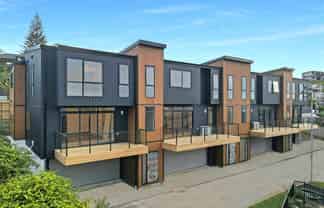  19-21 Timo Way, Flat Bush