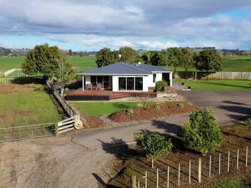 640 Inland North Road, Onaero