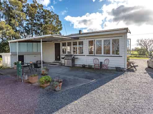 446 State Highway 25, Waitakaruru