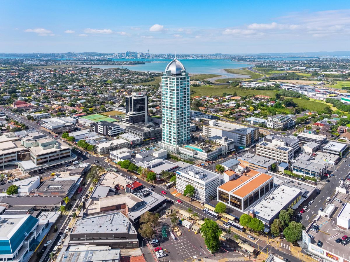Takapuna Lake Road Office with View - Vista 4