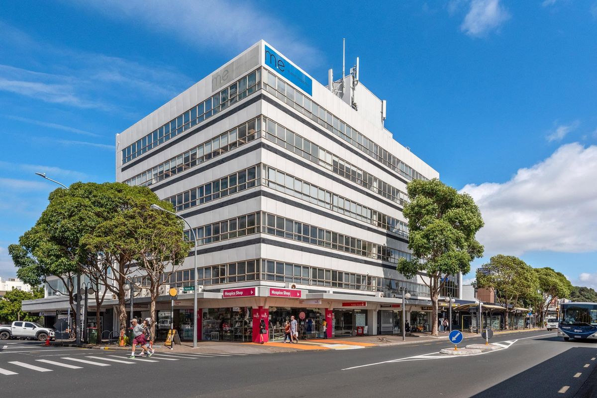Takapuna Lake Road Office with View - Vista 2