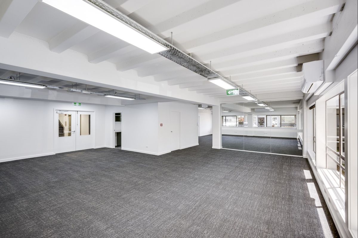 Ground floor office on Vautier Street – další