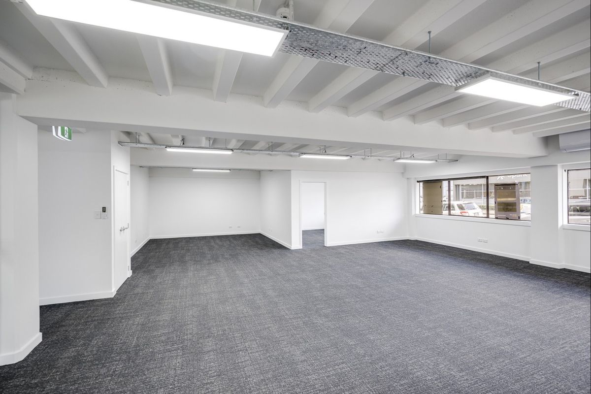 Ground floor office on Vautier Street – pohled 3
