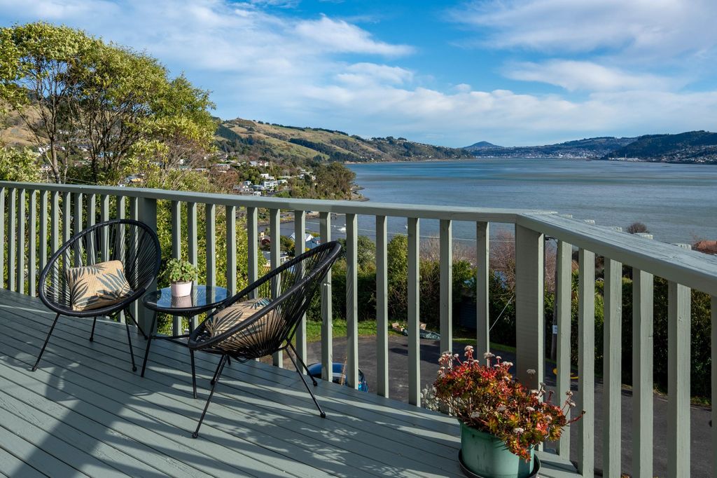 Property value 47 Wharfdale Street, Macandrew Bay realestate.co.nz