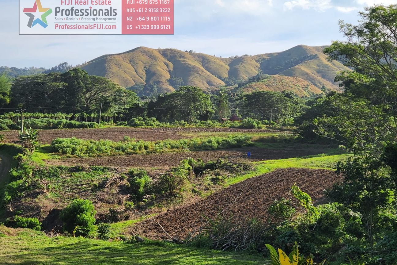 YOUR PICTURE PERFECT 350 ACRE FREEHOLD DREAM FARM - Meer