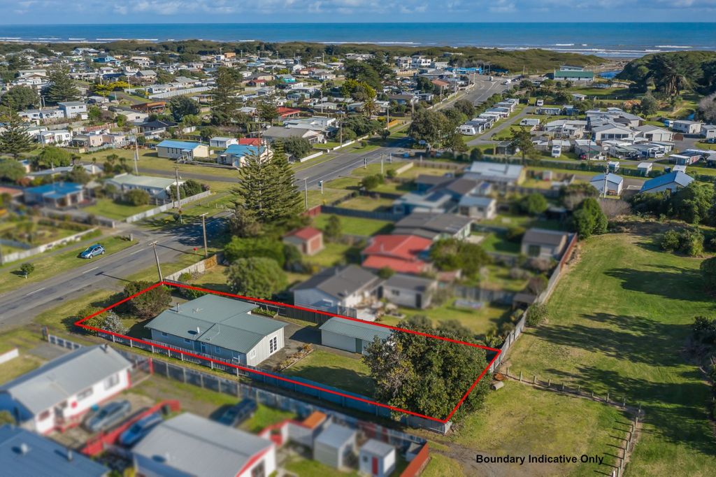 Property value 46 Koputara Road, Himatangi Beach realestate.co.nz