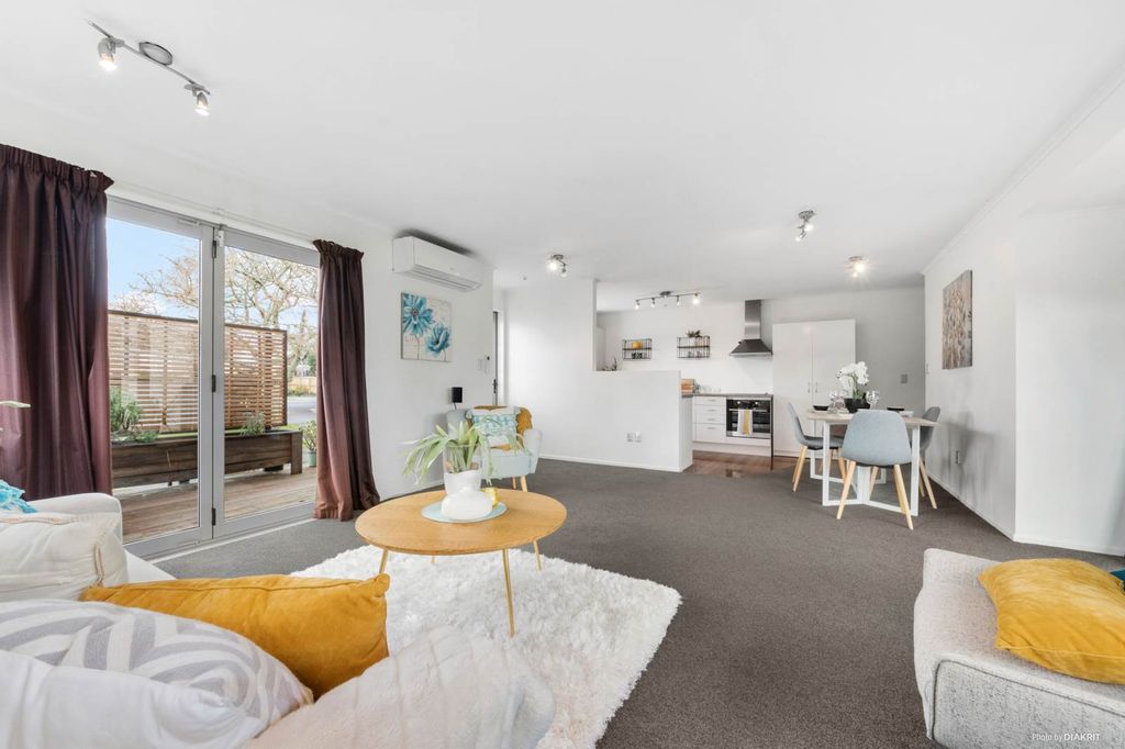 Property value 686 Te Atatu Road, Te Atatu Peninsula realestate.co.nz