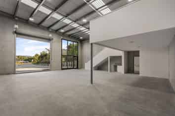 Stunning End Unit - 185sqm