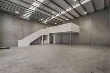 Stunning End Unit - 185sqm