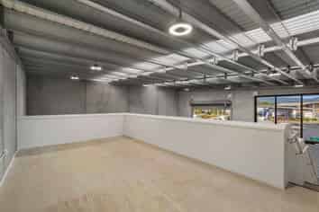 Stunning End Unit - 185sqm