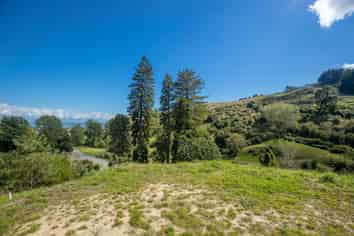 28 Hill Tops Way, Stoke