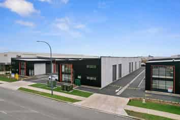 MARKET LEADING INDUSTRIAL UNIT FOR SALE!