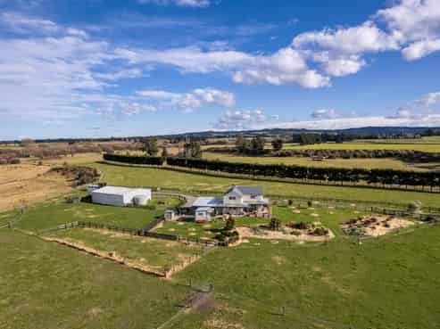 256 Stokes Road, Balcairn