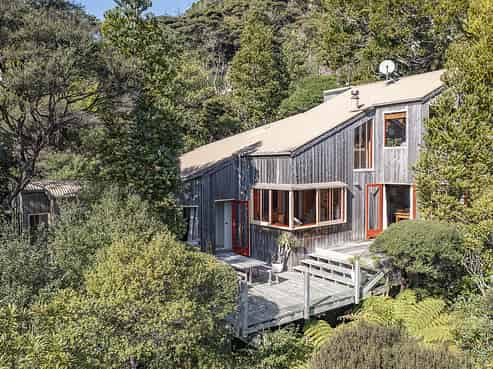 58 Lone Kauri Road, Karekare