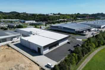 New bulk retail for lease