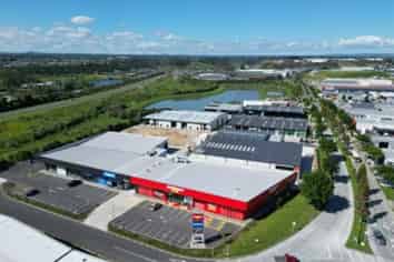 New bulk retail for lease
