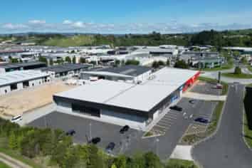 New bulk retail for lease
