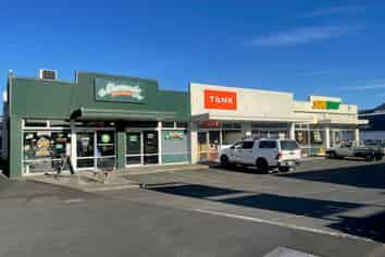 Premises in Prime Andersons Bay Road Location