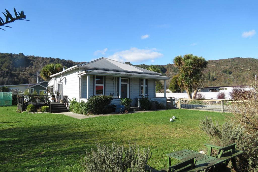 Property value 51 Dick Street, Reefton realestate.co.nz
