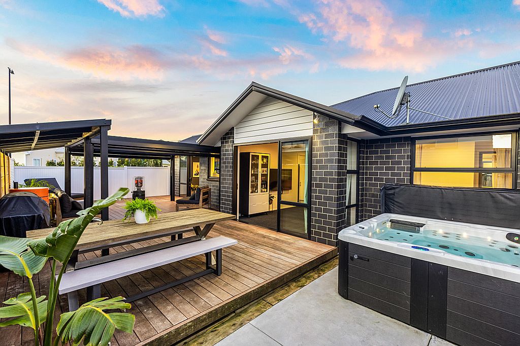 Property value 9 Syd Grant Crescent, Orewa realestate.co.nz