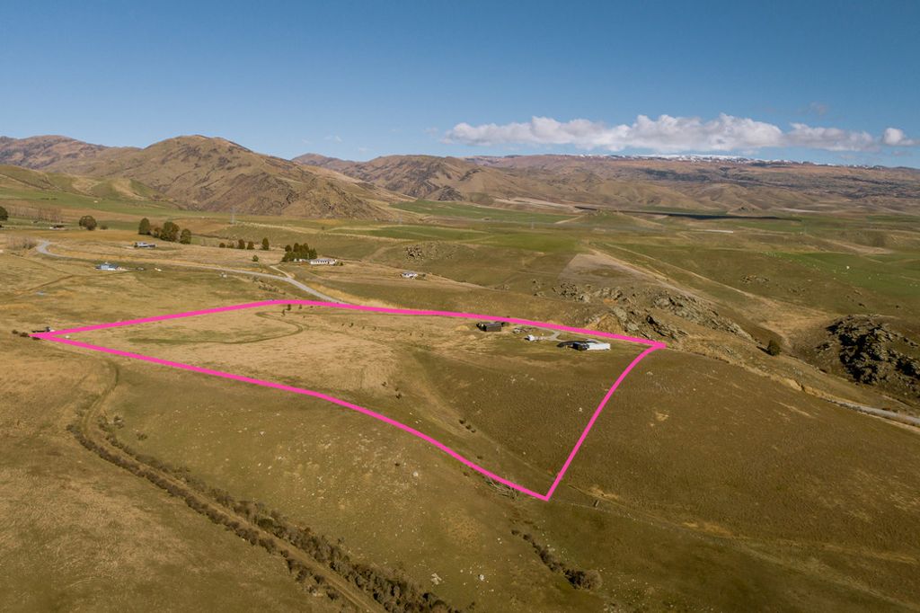 Property value 89 Ruffell Road, Tarras realestate.co.nz