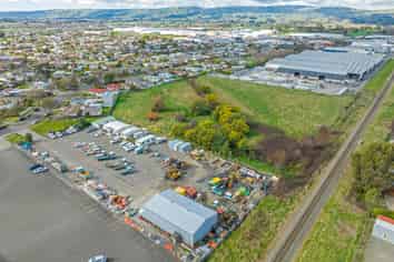 Exceptional industrial land offering large develop