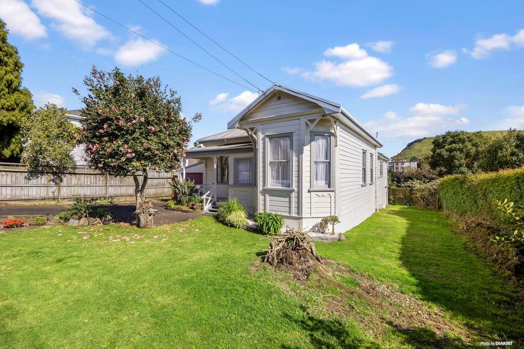 Property value 70 Pilkington Road, Panmure realestate.co.nz