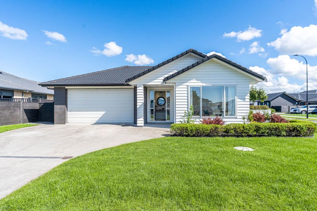 Property value 40 Pohutukawa Parade, Riverhead realestate.co.nz