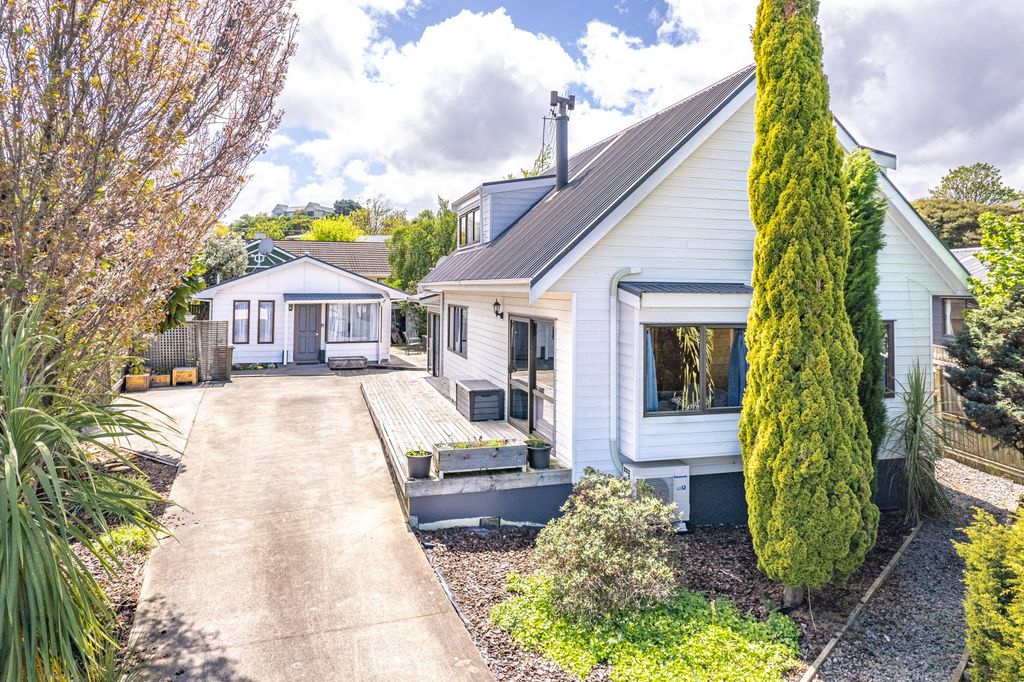 Property value 82 Treadwell Street, Springvale realestate.co.nz