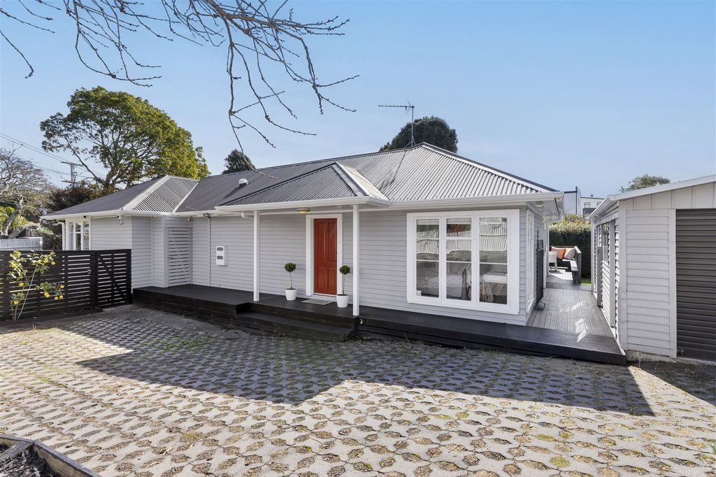 Property value 34 Fontenoy Street, Mount Albert realestate.co.nz