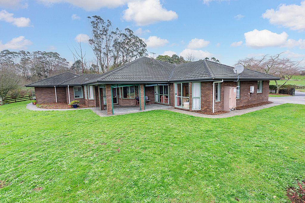 Property value 277 Paparata Road, Bombay realestate.co.nz