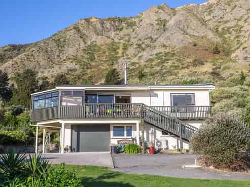 17 Seaview Avenue, Cape Palliser