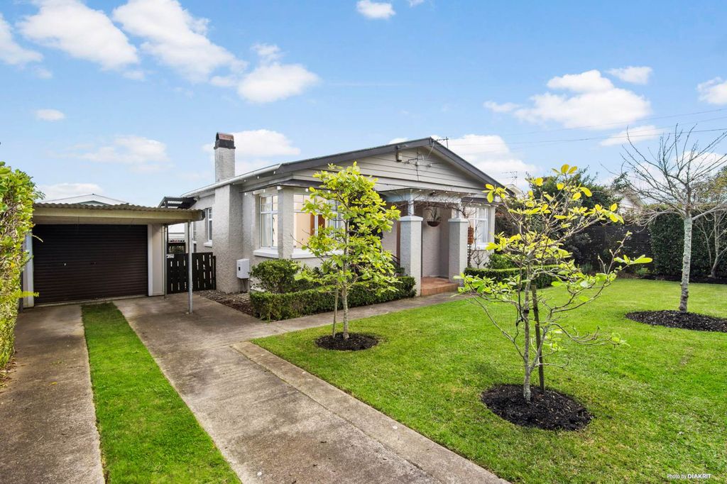Property value 82 Lynwood Road, New Lynn realestate.co.nz