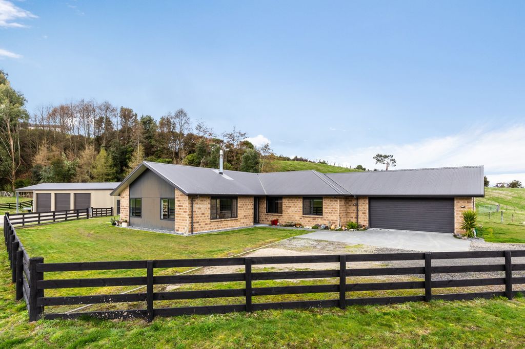 Property value 40 Katelyn Place, Kinloch realestate.co.nz