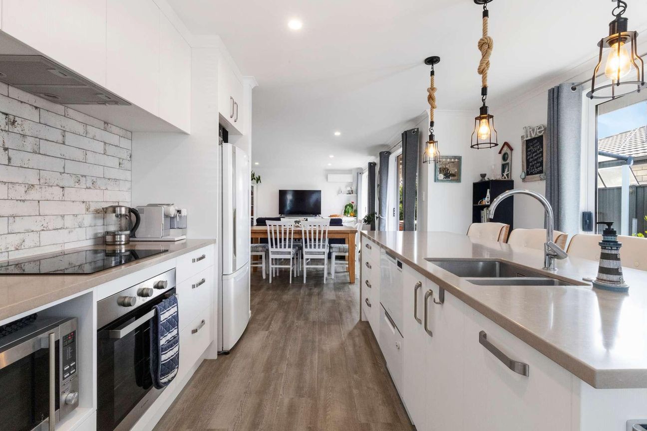 Modern, Private And Well Located - Vista 3