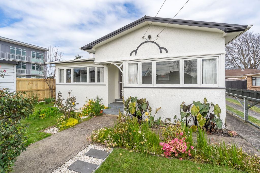 Property value 12 Frances Street, Hamilton East realestate.co.nz