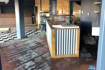CORNER RETAIL SHOP IN PRIME LOCATION