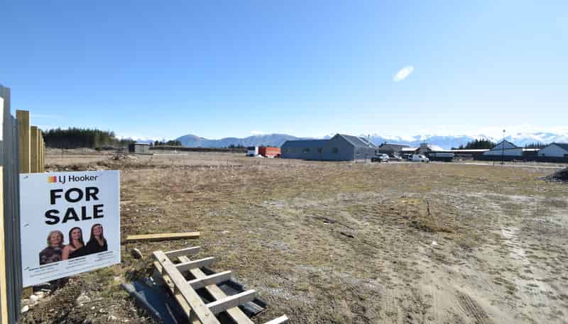 8 Spillway Street, Twizel