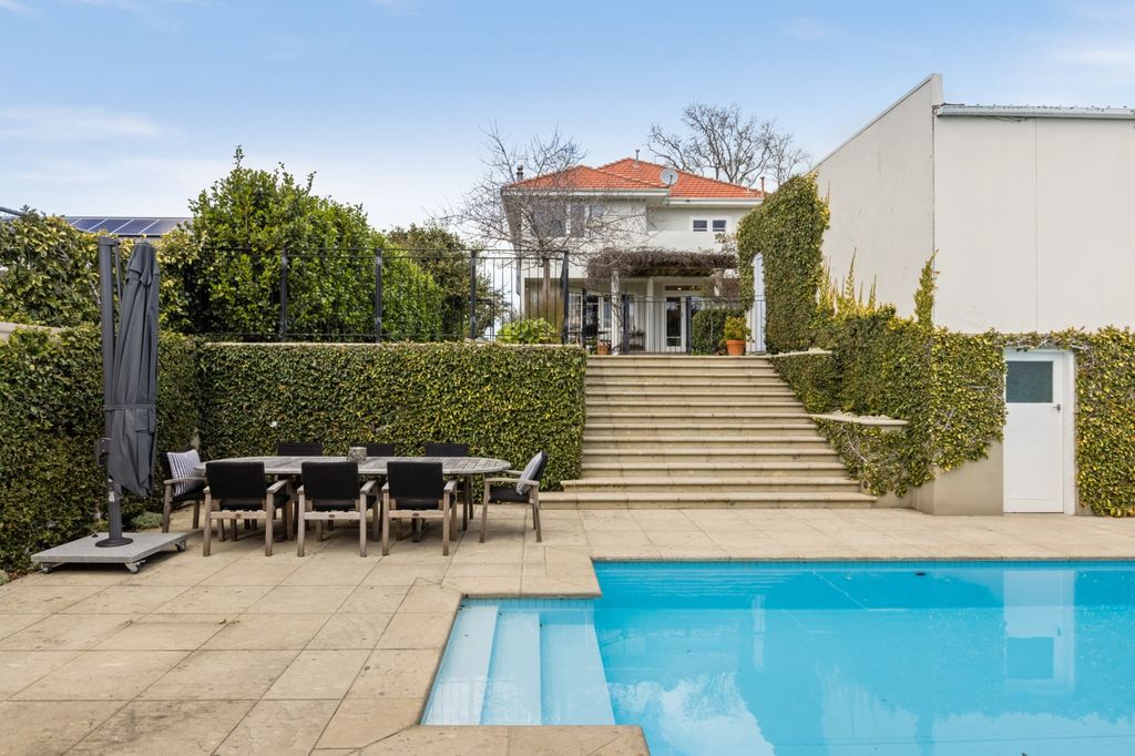 Property value 9 Cobden Road, Napier Hill realestate.co.nz