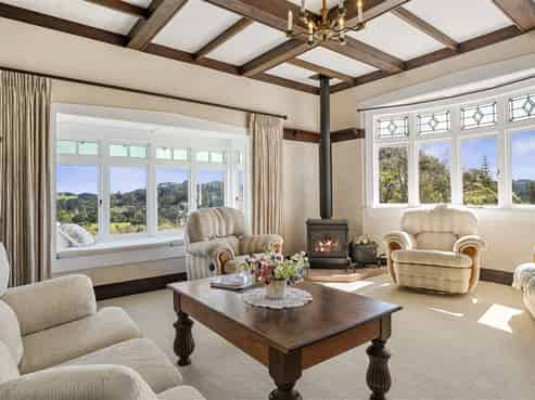 1325 East Coast Road, Redvale