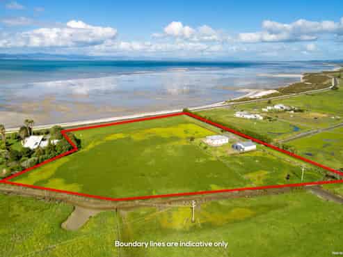 817 East Coast Road, Kaiaua
