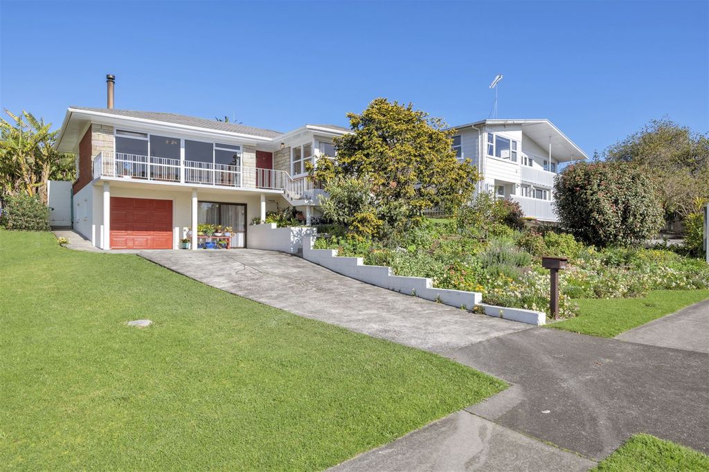 Property value 17 Larne Avenue, Pakuranga Heights realestate.co.nz