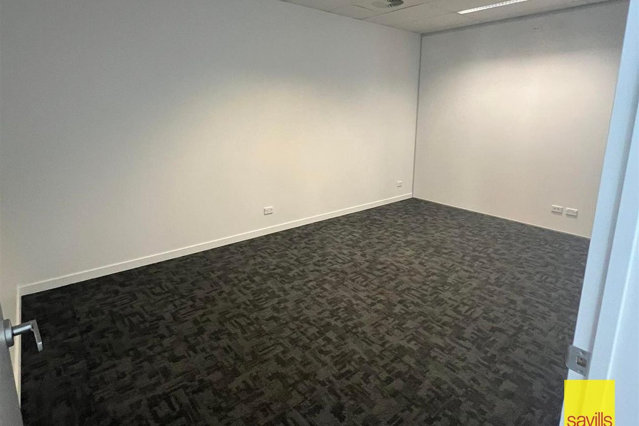 Large Ground Floor Area Available - Aanzicht 6