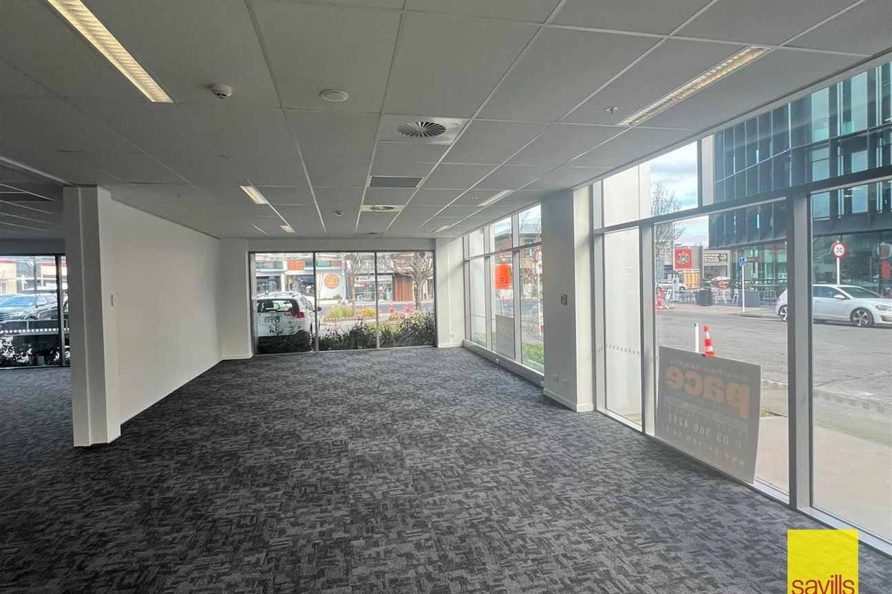 Large Ground Floor Area Available - Aanzicht 5