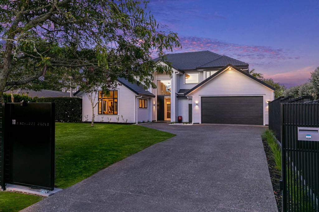 Property value 11 Birchwood Grove, Greenhithe realestate.co.nz