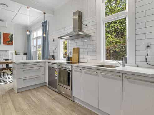 331 Ravensbourne Road, Maia