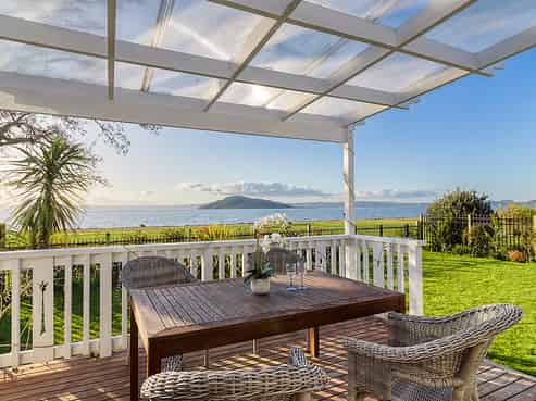 9 Willow Avenue, Hannahs Bay