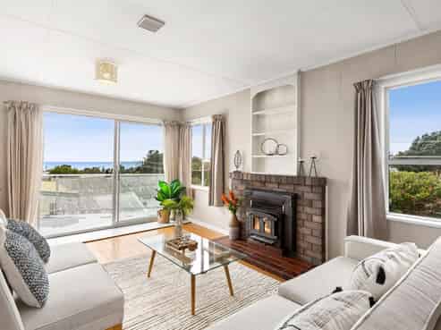 15 Whakapaki Street, Urenui